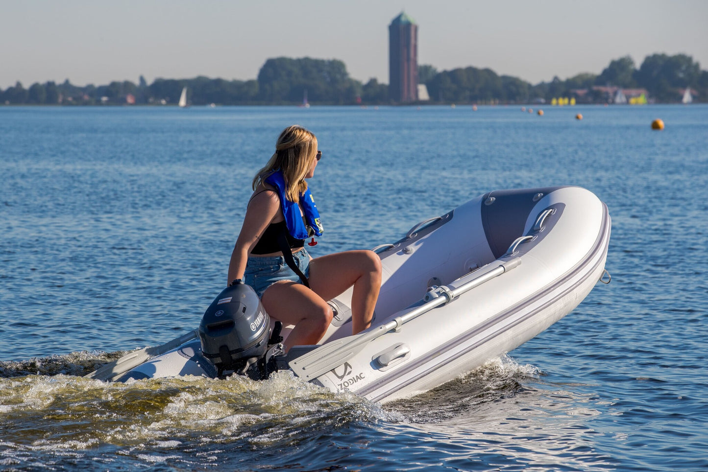 Zodiac Cadet 270 ALU rubberboot met aluminium vloer op het water